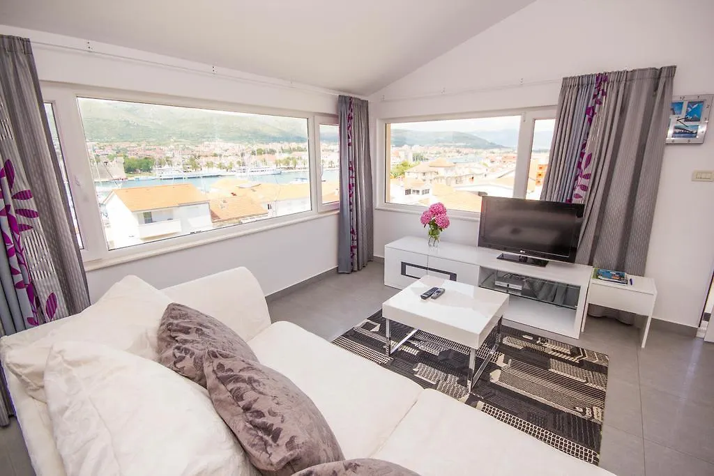 Apartments Maria Трогир