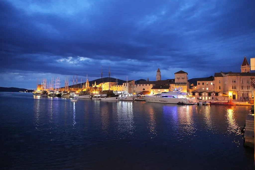 Apartments Maria Trogir